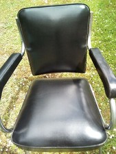  FAUTEUIL ANNEES 60/70 CHROME ET SIMILICUIR NOIR, COIFFEUR ?