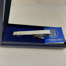 Pince à cravate pour homme