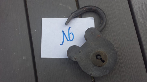 Ancien cadenas en fer - 16/,