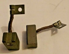 paire de charbons BOSCH LAVALETTE pour démarreur camions SAURER RENAULT (30)