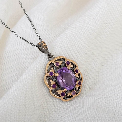 Collier pendentif pierre