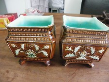 2 CACHE POTS BARBOTINE ANCIENS SUR PIEDS