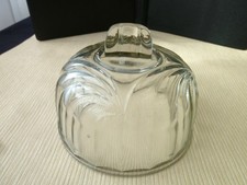 Ancienne Cloche à fromage en verre pressé moulé  COUP DE BALAI