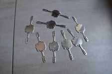 lot 9 plaques identité