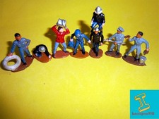 LOT DE 8 PERSONNAGES  STARLUX