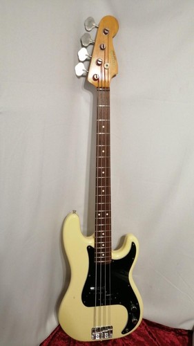Guitare basse électrique
