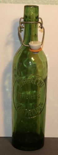 Bouteille ancienne gravée