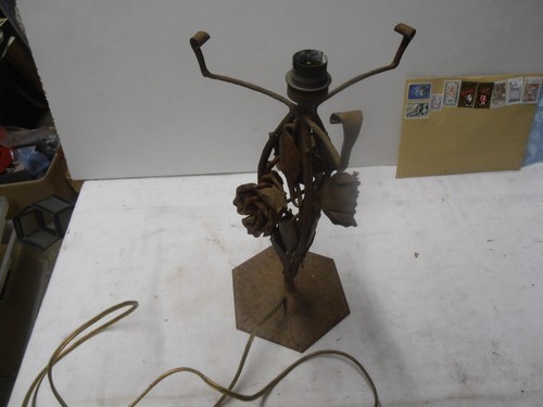 Pied lampe art nouveaux - lampe,