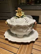 soupiere ancienne blanche