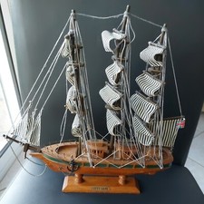 Ancienne Maquette Bateau A Voile "  Cutty Sark  " en Bois bateau  Anglais