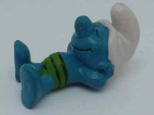 Figurine en plastique ou en PVC Schtroumpf à la plage