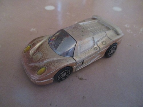 Voiture miniature briquet - voiture, en
