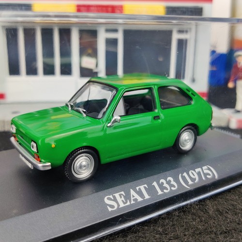 Voiture seat 133 vert 1975 - 133,