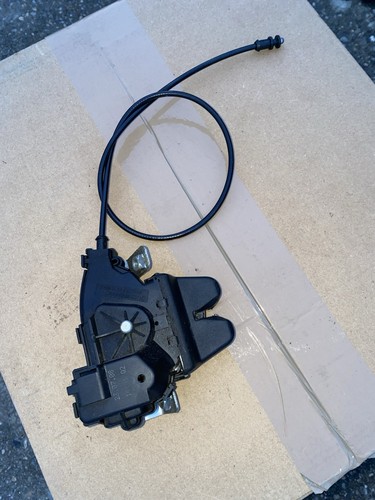 Serrure coffre mercedes w204 - serrure,