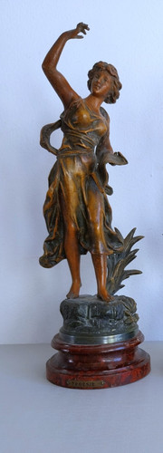 Sculpture figure allégorique