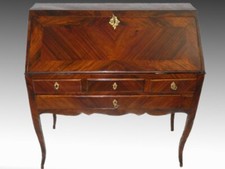 Bureau de pente ou dos d'âne Louis XV 18 ème  , bronze au C couronné 1745-1749