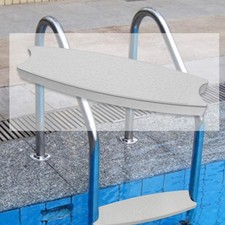 Échelle de piscine facile à installer, robuste et stable, avec boulons de