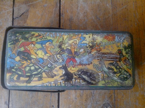 Ancienne boite tole signée - boite,