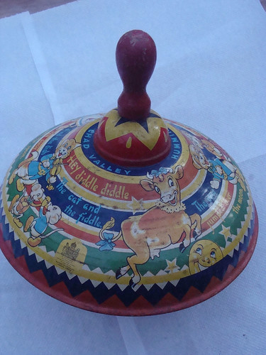 Ancienne toupie tole - en,