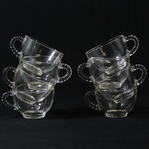 Lot tasses à - de,