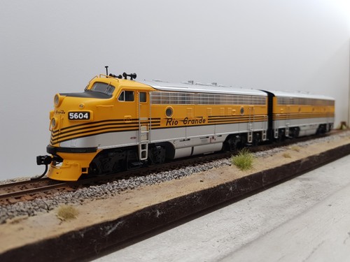 Broadway limited emd f7a f7b - broadway,