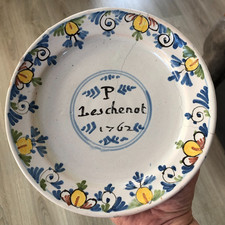 Ancienne Assiette Faience XVIIIeme marqué P LESCHENOT 1762