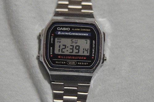 Montre casio lcd illuminateur - montre,
