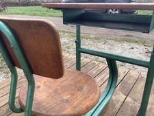 bureau écolier attribué a Jean Prouvé