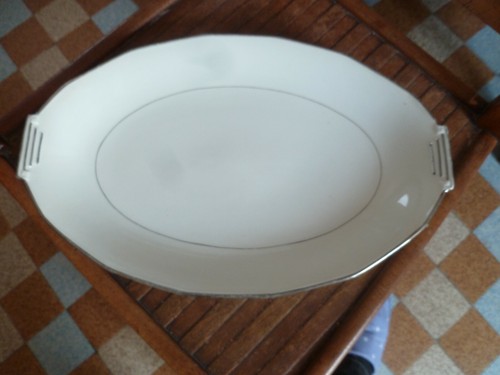 Plat ovale art - plat, porcelaine