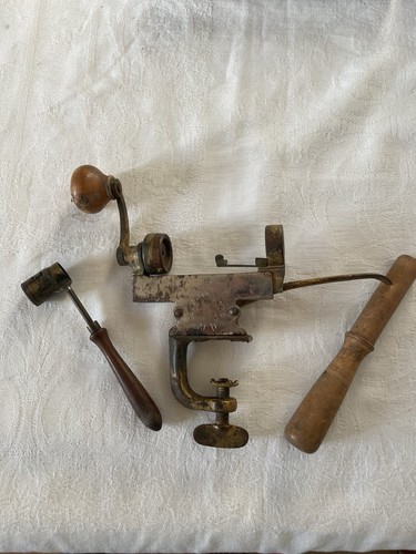 Ancien sertisseur - , à