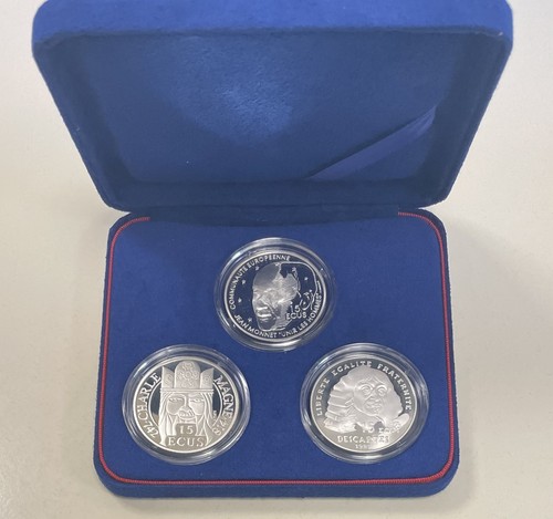 Coffret trois pièces - pièces, 15