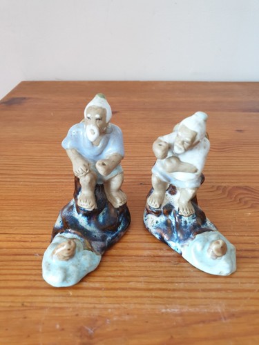 Deux petites statuettes