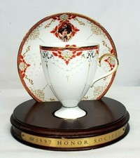 Avon COMMEMORATIVE Mrs Albee