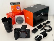 Sony Alpha 7 IV + Zoom Sony 20-70/4 G + accessoires