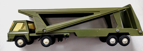 Ancien camion tôle marque