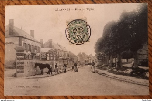 Gélannes place de - gélannes,
