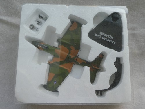 Avion miniature métal - ., martin