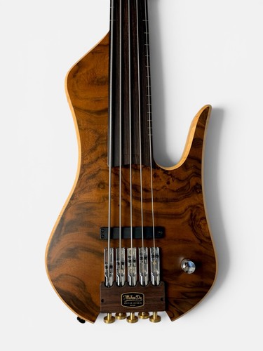 Boutique fretless bass premium - boutique,