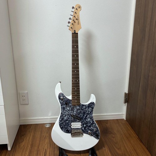 Guitare yamaha pacifica 012 - yamaha,