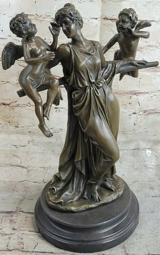 élégante femme nue chérubin - Élégante,
