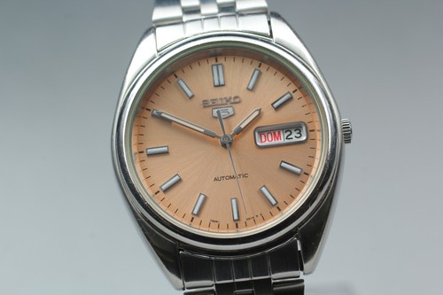 Presque comme neuve montre - [presque,