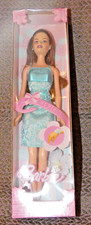 Poupée Barbie Style neuve