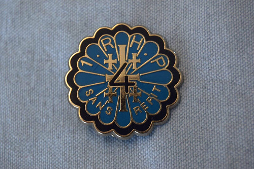 B108 pucelle insigne militaire