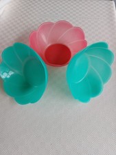 Saladiers vintage en plastique