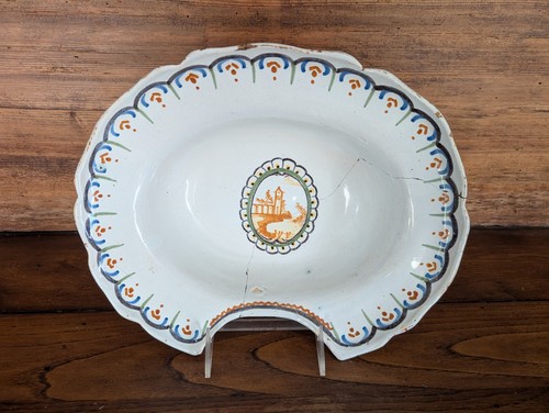 Plat barbe faience - barbe, en
