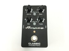 Pédale de préampli basse analogique Ampeg Classic utilisée comme neuve