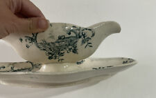 ancienne saucière sur dormant