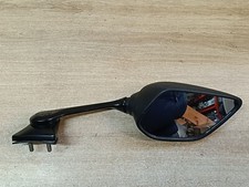 UN RETROVISEUR RETRO DROIT