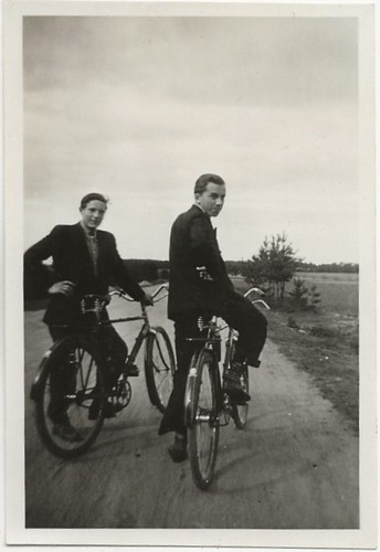773 photo jeune hommes - 10/773,