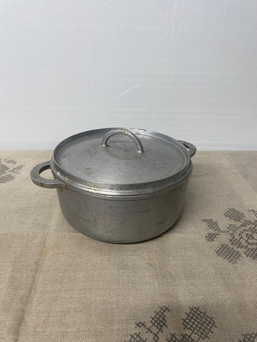 Ancienne marmite aluminium - ancienne, en